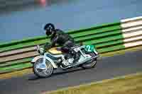 Vintage-motorcycle-club;eventdigitalimages;mallory-park;mallory-park-trackday-photographs;no-limits-trackdays;peter-wileman-photography;trackday-digital-images;trackday-photos;vmcc-festival-1000-bikes-photographs